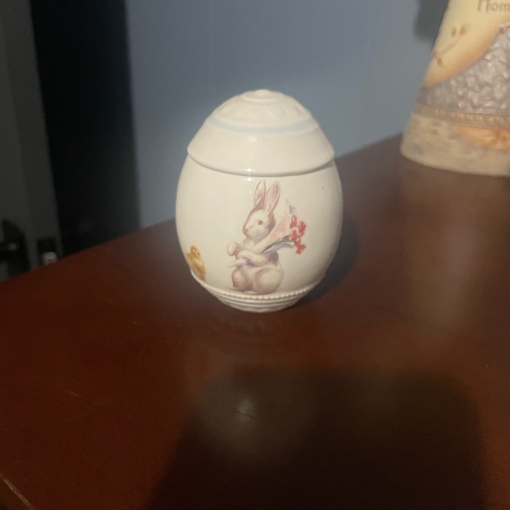 Ceramic Egg with Bunny Design candle